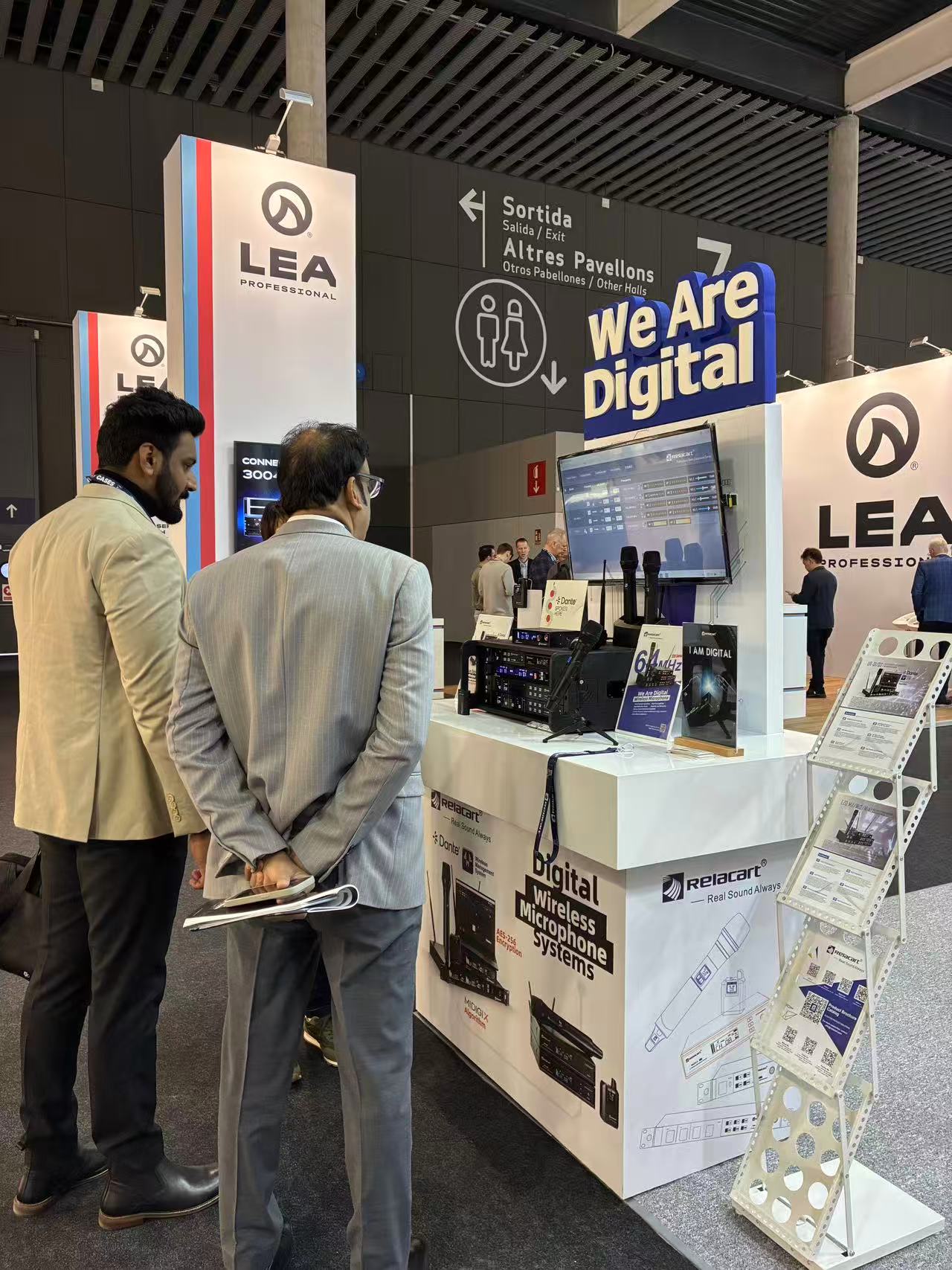 Simplicity Meets Professionalism: Relacart EZD-MI Series Digital Wireless Microphones Debut!