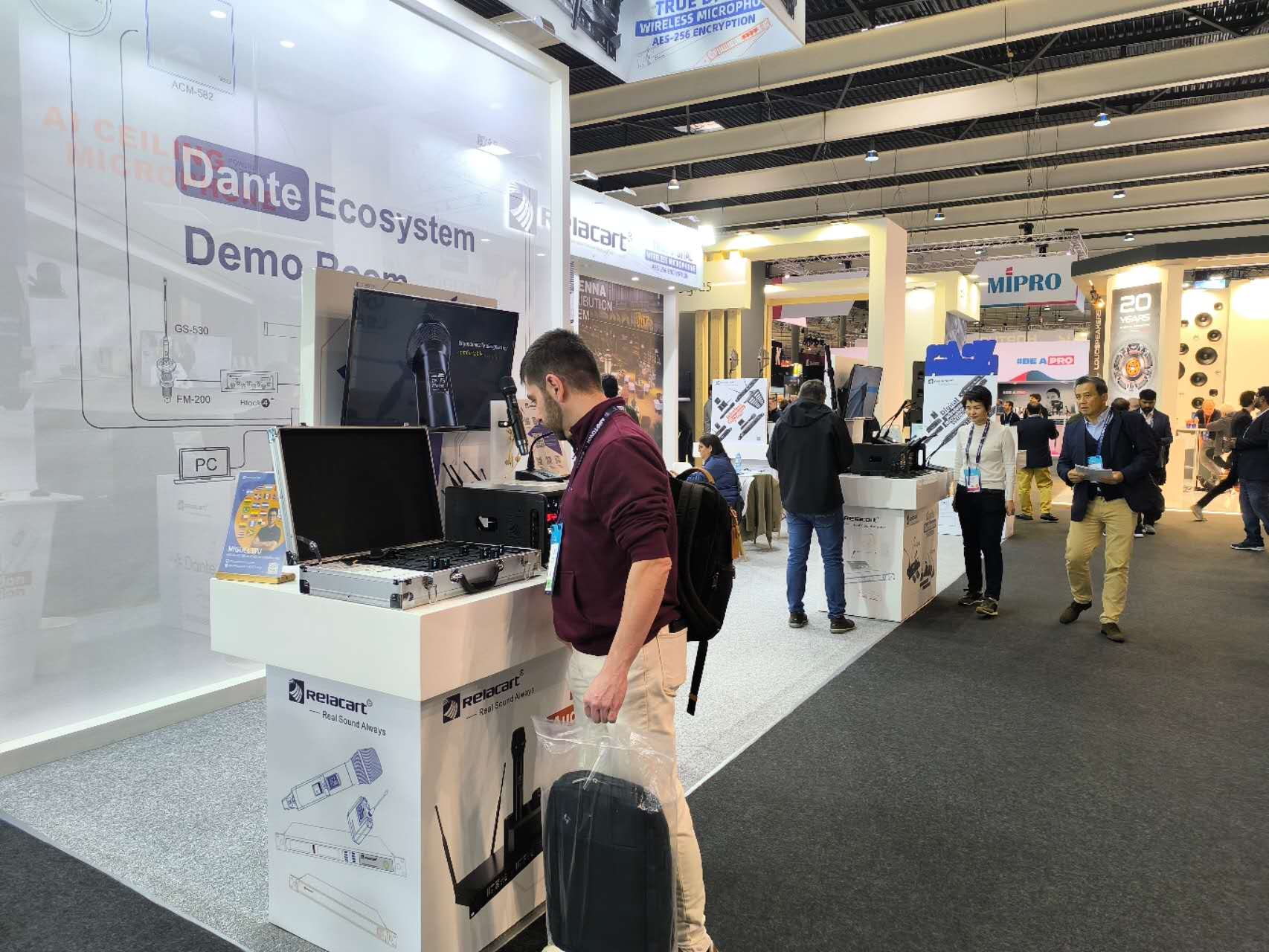 Relacart WDC-943 Array Wireless Conference System Makes a Grand Finale, Defining New Standards for Modern Conferences