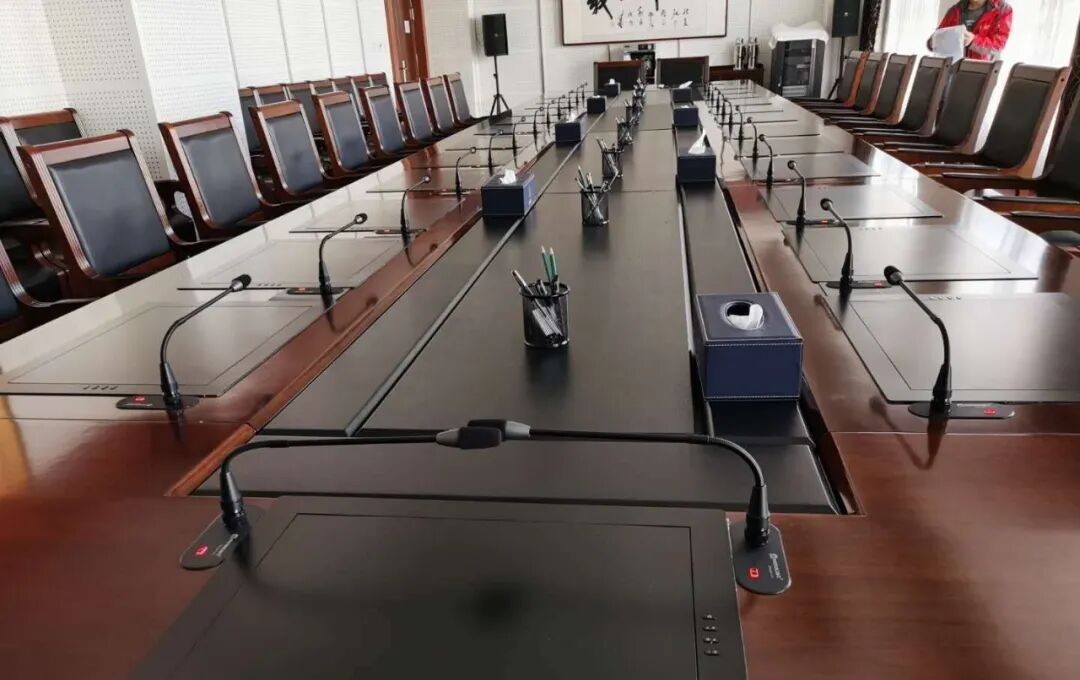 The conference room with 26 CS-101BD embedded delegate units installed along the long tables