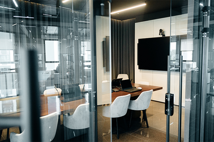 Relacart CS-501 Conference Discussion System Brings Clear Voice Capture to a Private Security Company's Conference Hall