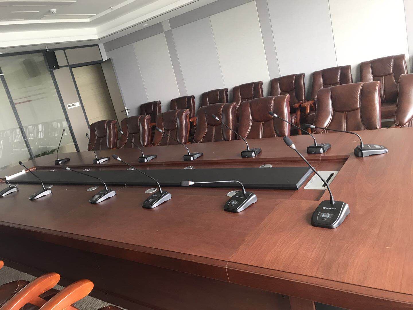 Relacart WDC-900 24G Digital Wireless Conference DiscussionSystem is used in a city's multifunctional conference ha