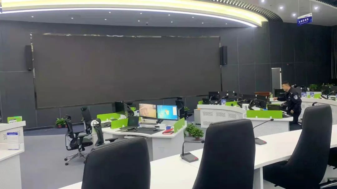 Relacart TDN1-F Dante Network Digital Conference Microphone System Installed in a Public Security Command Center