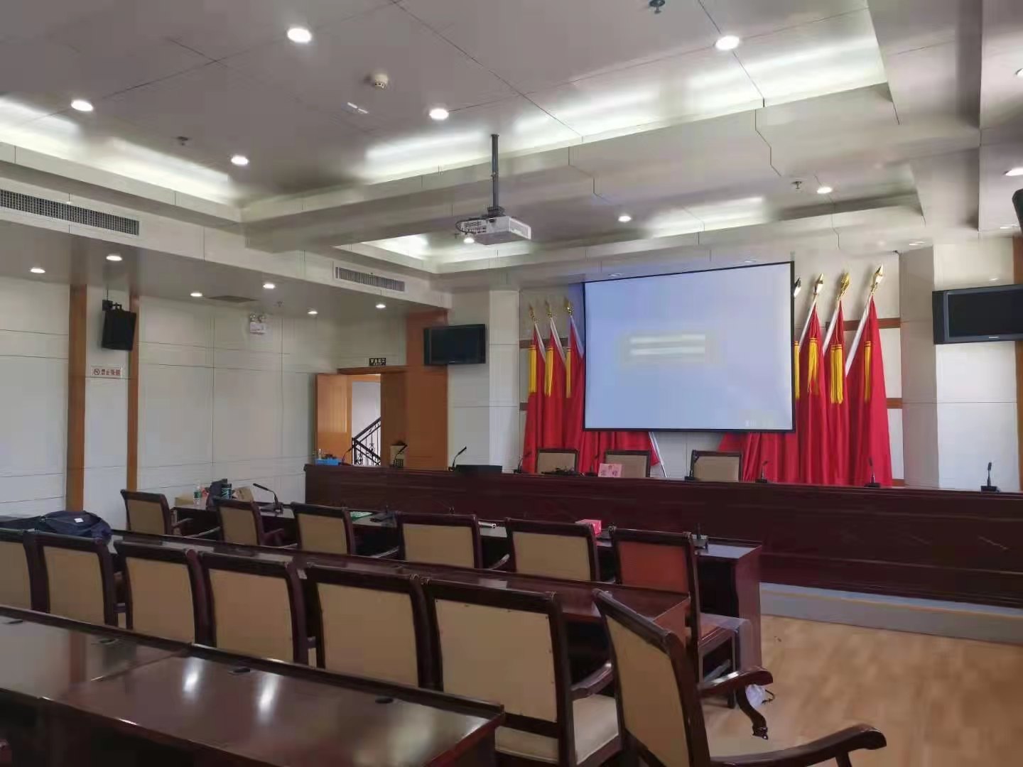 WDC-903 Dante Digital wireless conference discussion systemsettled in a multifunctional conference hall of a municipa