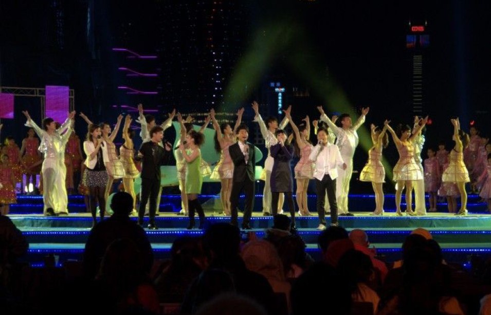 Relacart Shows UP at New Year Party